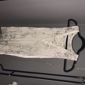 marble print v-neck tank